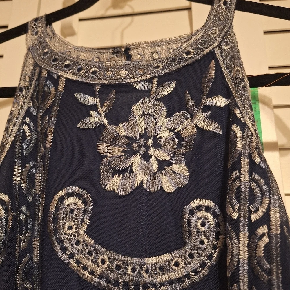 Altar'd State Navy blue and white Lace lined dress Sz XS euc ptp 16" - Picture 2 of 6